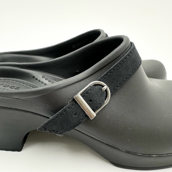 Crocs Sarah Clog Block Heel Mules Slip On Black - Picture 2 of 11